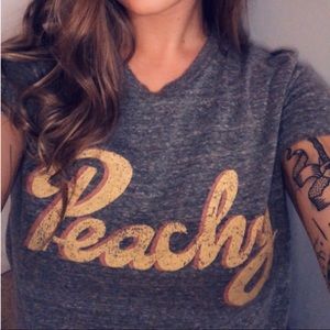 PEACHY TEE 🍑